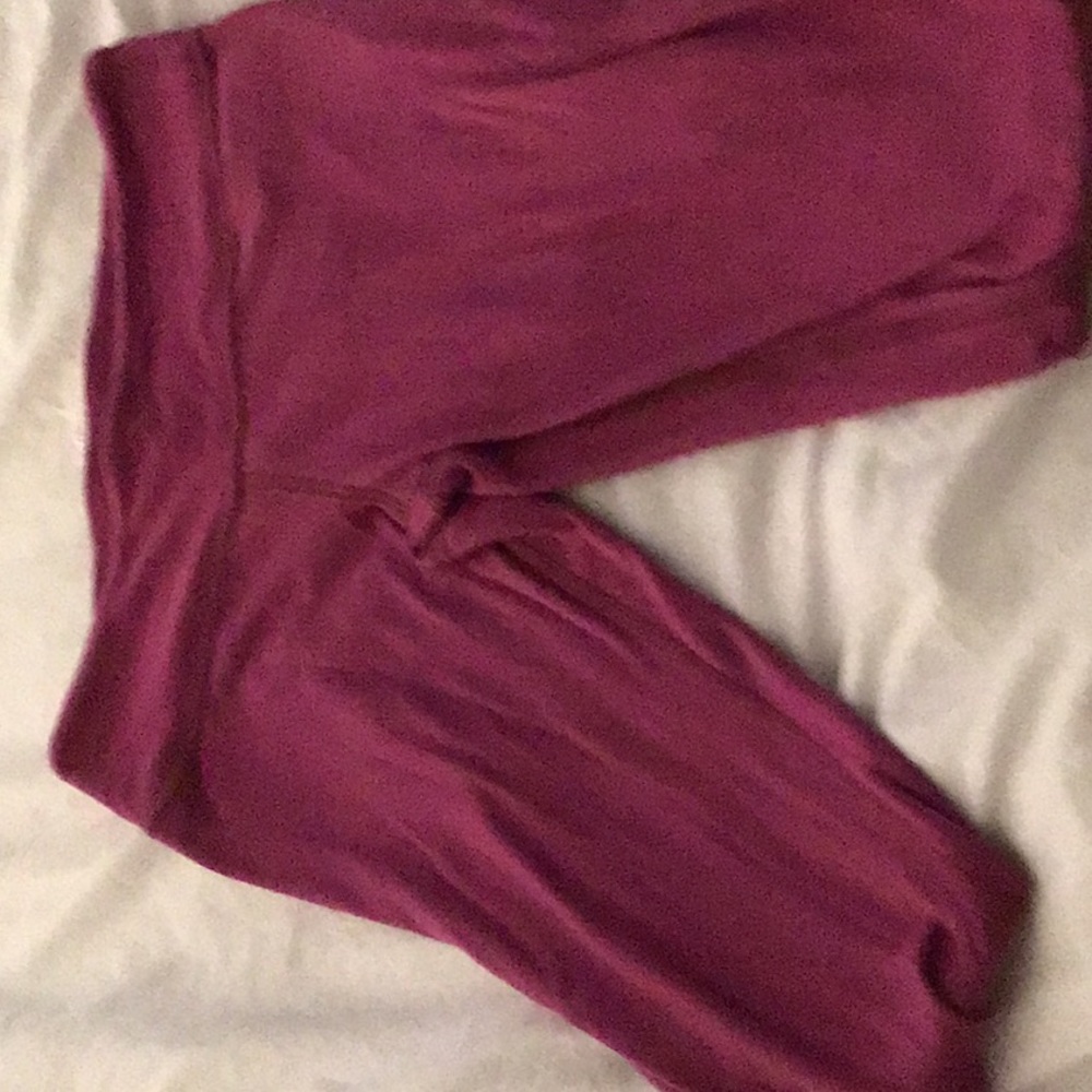 Ivivva girls raspberry color leggings